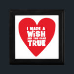 Boîte À Souvenirs J'AI FAIT UN coeur d'amour SOUHAITÉ<br><div class="desc">Un design cool,  branché et amusant qui égaye la journée d'un proche. Conçu par Thisisnotme©</div>