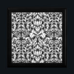 Boîte À Souvenirs Lace noir blanc Damas Brocade<br><div class="desc">Ancien brocart damassé datant des années 1800,  il s'agit d'un motif classique complexe noir et blanc. Les motifs de Damas sont connus pour les motifs de matériaux tissés complexes et réversibles,  et est prisé pour son caractère orné. (Ce dessin est une reproduction photographique de tissu damassé)</div>