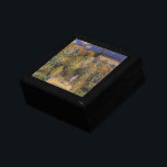 Boîte À Souvenirs Le jardin de l'artiste à Vetheuil par Claude Monet<br><div class="desc">Le Jardin de l'artiste à Vetheuil (1880) de Claude Monet est un impressionisme vintage de la peinture de la nature aux beaux-arts floraux. Une jeune fille est flanquée de hauts tournesols jaunes fleuris pendant la saison estivale. Un enfant se tient dans un sentier du jardin de Monet à Vetheuil (banlieue...</div>
