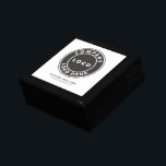 Boîte À Souvenirs Logo d'entreprise Moderne Entreprise Employé Promo<br><div class="desc">Créez votre propre patch avec le logo de votre entreprise en cliquant sur le bouton "Personnaliser". Redimensionnez, déplacez ou supprimez facilement et ajoutez des éléments et des couleurs de marque pour créer une boîte cadeau unique pour votre entreprise à l'aide de l'outil "Modifier en utilisant l'outil de conception" imbriqué sous...</div>