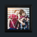 Boîte À Souvenirs Love Overlay Photo<br><div class="desc">Un design photo simple et élégant,  parfait pour la journée de la mère,  comme un cadeau mariage ou anniversaire,  un cadeau de remise de diplômes,  etc.</div>