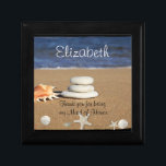 Boîte À Souvenirs Maid of Honor boîte cadeau, plage, coquilles, doll<br><div class="desc">Maid of Honor,  boîte cadeau Bridesmaid,  pour votre Mariage Tropical Beach. Orné de jolies coquilles et de dollars de sable. Customisez le texte et la police pour créer une boîte cadeau pour quiconque aime l'océan.</div>