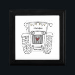 Boîte À Souvenirs Mariage campagnard Tracteur personnalisé Best Man<br><div class="desc">Un cadeau mariage de ferme tracteur qui peut être personnalisé. Si vous souhaitez modifier la taille ou la police,  cliquez sur le bouton Modifier pour customiser plus loin. Le faisceau du tracteur est dans une crème subtile et blanche.</div>