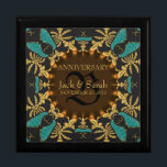 Boîte À Souvenirs Mariage de dentelle d'or Baroque Anniversaire boît<br><div class="desc">Design d'inspiration baroque, arabesque, turquoise et doré, sur noir - Exquis et élégant mariage, anniversaire ou fiançailles présent. Personnalisez avec des noms, date d'anniversaire et monogramme ou numéros - fait dans une merveilleuse boîte cadeau en bois pour garder des bijoux, des bijoux pour vos soldes spéciaux. Fait un merveilleux cadeau...</div>