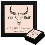 Boîte À Souvenirs Mariage Occidental Custom Maid Of Honor Cadeau Cad<br><div class="desc">Cette boîte à bijoux d'honneur sur mesure mariage occidentale est parfaite pour stocker tous vos bijoux préférés lors de votre journée spéciale. Si vous planifiez un mariage de l'Ouest, vous savez que la servante d'honneur est un élément important de la cérémonie et de la réception. Quelle meilleure façon de montrer...</div>