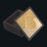 Boîte À Souvenirs Médaille du coeur d'or du 50e anniversaire du Mari<br><div class="desc">Alors,  voilà pour mettre coeur et âme dans votre boîte cadeau anniversaire; un coeur doré pour ceux que vous aimez et tout pour leur 50e anniversaire de mariage! :)</div>