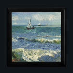 Boîte À Souvenirs Mer vintage près des Saintes-Maries-de-la-Mer<br><div class="desc">Incorporé dans le design de ce produit est une impression de charme de "Seascape near Les Saintes-Maries-de-la-Mer", une huile sur toile créée en 1888 par Vincent van Gogh. Vincent van Gogh (1853 - 1890) était un peintre postimpressionniste hollandais qui, en un peu plus d'une décennie, a créé environ 2 100...</div>