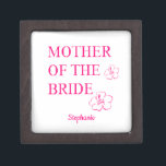 Boîte À Souvenirs Mère De La Mariée Mariage Cadeau Rose Floral<br><div class="desc">Conçu avec des motifs floraux roses et modèle de texte pour le nom,  cela fait un cadeau cool et personnalisé pour la mère de la mariée !</div>