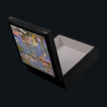 Boîte À Souvenirs MONET Water Lilies 1916 teintes brite Boîte cadeau<br><div class="desc">Claude Monet, peintre impressionniste français, peint ces Water Lilies — 1916, à l'origine comme une peinture à l'huile sur toile inspirée de son propre jardin au début du 20ème siècle en France. Etant âgé de 76 ans lorsqu'il peignit cette création d'étang de nénuphars, les cataractes de Monet progressaient et changeaient...</div>