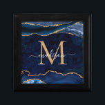 Boîte À Souvenirs monograme de la marine Blue Gold Agate Geode Glitt<br><div class="desc">Glam Moderne Marine Bleu Parties scintillant Or Étincelle Agate Géode Pierre Élégante Feminine Monogramme Nom du script Boîte cadeau</div>