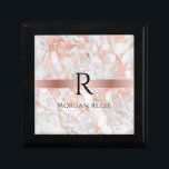 Boîte À Souvenirs Monogramme noir et nom, marbre d'or blanc et Rose<br><div class="desc">Un design élégant à personnaliser avec nom noir et grand monogramme noir sur bande or rose sur marbre or blanc et rose.</div>