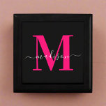 Boîte À Souvenirs Nom initial unique l Bold Pink & Black Typographie<br><div class="desc">Présentez vos cadeaux dans un style élégant avec notre boîte cadeau Moderne Stylish Black & Bold Pink Monogram Initials. Cette boîte noire élégante présente des initiales en monogramme rose gras, ajoutant une touche de style contemporain à votre talent. Élevez vos cadeaux avec cette boîte chic et personnalisée, parfait pour faire...</div>
