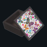 Boîte À Souvenirs Papillons et fleurs colorés rétro Motif<br><div class="desc">Cool coloré papillons rétro et fleurs motif Design est disponible sur d'autres produits et peut être demandé sur n'importe quel produit offert par Zazzle.</div>