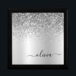 Boîte À Souvenirs Parties scintillant Monogramme Argent Sparkle Girl<br><div class="desc">Argent Faux Foil Parties scintillant à étincelles métalliques brossé Monogramme Nom Bijoux Boîte à saké. Cela fait le cadeau parfait de remise de diplômes,  anniversaire,  mariage,  douche nuptiale,  anniversaire,  baby shower ou bachelorette pour quelqu'un qui aime le luxe glam et les styles chic.</div>