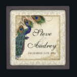 Boîte À Souvenirs Peacock & Feathers Formal Mariage Ring Trinket<br><div class="desc">PALETTE DE COULEUR : crème, bronze, crème bleu royal, vert et rouille. DESIGN : Cette collection de mariages d'inspiration vintage antique possède un ensemble complet de produits et peut être créée dans plusieurs coloris. Si vous souhaitez qu'il corresponde à votre mariage, faites-le nous savoir par e-mail et nous serons heureux...</div>