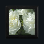 Boîte À Souvenirs Peonies blanches<br><div class="desc">peoné blanc classique - photo de H Cooper</div>