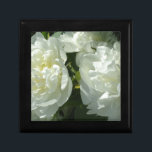 Boîte À Souvenirs Peonies blanches<br><div class="desc">peoné blanc classique - photo de H Cooper</div>