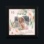 Boîte À Souvenirs Quinceañera rose giri floral photo pampas élégant<br><div class="desc">Quinceañera rose girly floral pampas herbe élégant moderne élégant beau 15e anniversaire de fête photo cadeau</div>