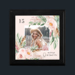 Boîte À Souvenirs Quinceañera rose giri floral photo pampas élégant<br><div class="desc">Quinceañera rose girly floral pampas herbe élégant moderne élégant beau 15e anniversaire de fête photo cadeau</div>