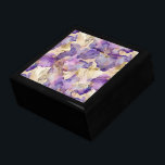 Boîte À Souvenirs Romantique violet or Iris Fête des mariées florale<br><div class="desc">Romantique violet or Iris Floral Mariage Fête des mariées</div>