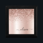 Boîte À Souvenirs Rose Gold - Parties scintillant rose pâle Nom du m<br><div class="desc">Rose Gold - Blush Pink Faux Foil Parties scintillant à étincelles métalliques brossé Monogramme de métal Nom Boîte de conservation de bijoux. Cela fait le cadeau parfait de remise de diplômes, anniversaire, mariage, douche nuptiale, anniversaire, baby shower ou bachelorette pour quelqu'un qui aime le luxe glam et les styles chic....</div>