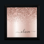 Boîte À Souvenirs Rose Gold - Parties scintillant rose pâle Nom du m<br><div class="desc">Rose Gold - Blush Pink Faux Foil Parties scintillant à étincelles métalliques brossé Monogramme de métal Nom Boîte de conservation de bijoux. Cela fait le cadeau parfait de remise de diplômes, anniversaire, mariage, douche nuptiale, anniversaire, baby shower ou bachelorette pour quelqu'un qui aime le luxe glam et les styles chic....</div>