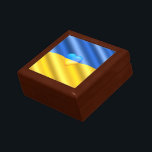 Boîte À Souvenirs Soutenez l'Ukraine boîte cadeau drapeau ukrainien<br><div class="desc">Soutenez l'Ukraine Cadeaux - Paix - Drapeau ukrainien - Soutien à la liberté - Patriotique - Forte Ensemble - Victoire ! Vous pouvez transférer vers plus de 1000 produits Zazzle ! С л а в а У к  de  - Slava Ukraini !</div>