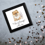 Boîte À Souvenirs Soyez fort Poméranie Aquarelle Chiot Illustration<br><div class="desc">Découvrez le charme chaleureux de la boîte cadeau "Be Strong Pomeranian Puppy Watercolor Illustration". Dotée d'une magnifique illustration d'un chiot de Poméranie assis à côté d'une boîte aux lettres rustique, cette conception dégage chaleur et encouragement. La scène est complétée par l'expression inspirante "Be Strong" écrite en calligraphie élégante, ajoutant une...</div>