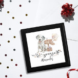 Boîte À Souvenirs Soyez vous-même mignon chiot dalmate à côté de la<br><div class="desc">Soyez vous-même mignon chiot dalmate à côté de boîte aux lettres boîte cadeau Une jolie illustration d'un chiot dalmate debout à côté d'une boîte aux lettres, d'où sortent des ballons de couleur blanche douce, et à côté, un cadeau est un cadeau idéal pour les amoureux de les chiens. En dessous,...</div>