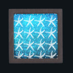 Boîte À Souvenirs Starfish Motif Plage Côte Glittery Blue Cool<br><div class="desc">Conçu avec des motifs d'étoiles de mer en arrière - plan bleu étincelant!</div>