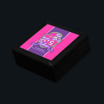 Boîte À Souvenirs Stella lettre S nom signifiant bouclier rose viole<br><div class="desc">Stella crest S nom signifiant boîte cadeau de bijoux. Idéal pour un cadeau personnalisé pour une fille qui a un nom commençant par S. Cet exemple lit Stella Une étoile brillante. Lumineux, honnête, gentil et vrai ou vous pouvez customiser le texte avec votre propre nom commençant par S et les...</div>