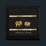Boîte À Souvenirs Trendy mignon noir / éléphant doré en amour<br><div class="desc">Trendy mignon noir / éléphant doré en design d'amour. Composition de couleurs sophistiquée et artistique. Une oeuvre graphique d'art moderne et unique faite pour vous. Vous pouvez customiser ce produit en ajoutant votre propre nom surnom ou monogramme. Des cadeaux parfaits pour les amateurs d'éléphant et de design unique, un cadeau...</div>