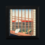 Boîte À Souvenirs Utagawa Hiroshige - Champs de riz Asakusa<br><div class="desc">Champs de Riz Asakusa et Festival Torinomachi - Numéro 101 dans la série Cent Vues Célèbres d'Edo - Utagawa Hiroshige, impression couleur bloc de bois, 1857. Ukiyo-e print montre un chat assis sur un mur où les panneaux coulissants ont été ouverts, observant la procession du festival dans les rizières à...</div>