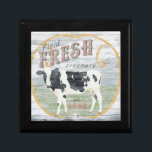 Boîte À Souvenirs Vache vintage de crème fraîche<br><div class="desc">Vache vintage de crème fraîche. Artiste : June Erica Vess. Numéro d'image : 108967D.</div>
