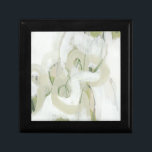 Boîte À Souvenirs Verge<br><div class="desc">Verge II de juin Erica Vess. Des nuances de vert et de blanc qui s'assemblent pour créer un design abstrait mais apaisant.</div>