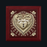 Boîte À Souvenirs Verrouillage Gold Heart<br><div class="desc">Boîte cadeau de verrou de coeur d'or par ArtMuvz Illustration. T-shirt assorti, vêtements romantiques, cadeaux de mariage. Valentines Jour cadeaux et vêtements. Notez que Lock n'est pas réel, lock est une illustration. POUR PERSONNALISER, ajoutez votre nom ou du texte à la place. Préparez-vous pour la Saint Valentin avec nos cadeaux...</div>