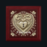 Boîte À Souvenirs Verrouillage Gold Heart<br><div class="desc">Boîte cadeau de verrou de coeur d'or par ArtMuvz Illustration. Personnalisez le t-shirt de jumelage, les vêtements romantiques, les cadeaux de mariage. Valentines Jour cadeaux et vêtements. Notez que Lock n'est pas réel, lock est une illustration. POUR PERSONNALISER, ajoutez votre nom ou ajoutez du texte à la place. Préparez-vous pour...</div>