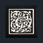 Boîte À Souvenirs Vintage Monogram C Art Nouveau Letter<br><div class="desc">Lettres Art nouveau - Monograms From the Arts & Crafts Movement Cette lettre C est un monogramme robuste C entouré d'un motif de vigne dessiné à la main,  publié pour la première fois en 1901 dans le mouvement des arts et de l'artisanat dans le style de motif Art nouveau.</div>