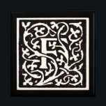 Boîte À Souvenirs Vintage Monogram F Art Nouveau Letter<br><div class="desc">Art nouveau Letters - Monograms from the Arts & Crafts Movement Cette lettre F est un joli monogramme robuste créé en 1901 et publié dans un ensemble de livres. Le monogramme F est entouré d'un magnifique motif de vigne dessiné à la main, très dans le style des motifs Art nouveau...</div>