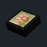 Boîte À Souvenirs Vintage Valentine's Day Pink Victorian Garden Rose<br><div class="desc">Illustration vintage amour et romance floral Victorian Valentine's Day design avec plusieurs fleurs roses de jardin rose en fleurs.</div>