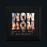 Boîte À Souvenirs Wow Mom Citation Modern Black 6 Photo Collage<br><div class="desc">Cette boîte-cadeau de collage photo personnalisée inspirée de la fête des mères comprend six photos décorant le mot art, "WOW MOM" et ci-dessous en lettres modernes typographie de script blanc il dit "vous êtes le meilleur" avec des noms personnalisés à signer accentué par les coeurs sur un arrière - plan...</div>