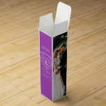 Boite Cadeau Pour Bouteille De Vin Amethyst anniversaire 6 ans violet photo personnal<br><div class="desc">Simple améthyste violet gemstone affecte l'art de la ligne cardiaque graphismes violet et blanc 6ème anniversaire Mariage ajouter votre propre boîte à vin photo. Personnalisez ces boîtes à vin d'anniversaire mariage avec vos propres noms, date d'anniversaire et détails sur le vin. Idéal pour un sixième anniversaire de mariage vin ou...</div>