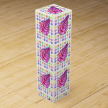 Boite Cadeau Pour Bouteille De Vin Boîte à cadeaux de vin Floral<br><div class="desc">Boite cadeau de vin Quelque chose pour tout le monde offre une boîte cadeau de vin personnalisée customisée spécialement pour ce moment spécial avec vos proches. Cette boîte cadeau unique impressionne vos amis et votre famille. Pendant que vous êtes déjà ici, vous pouvez vouloir voir d’autres articles connexes de salle...</div>