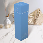 Boite Cadeau Pour Bouteille De Vin Boîte à vin Mariage bleu minimaliste<br><div class="desc">Ajoutez une touche d'élégance à votre mariage avec notre boîte à vin bleu minimaliste, conçue pour compléter notre suite papeterie correspondante. Doté d'un arrière - plan bleu vif et élégant avec texte blanc, ce étiquette équilibre parfaitement simplicité et sophistication. La typographie réfléchie et la conception cohésive assurent que vos bouteilles...</div>