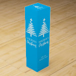 Boite Cadeau Pour Bouteille De Vin Boîte cadeau de vin de Noël<br><div class="desc">Élevez vos fêtes festives avec notre boîte à cadeaux Merry Christmas Wine - la touche d'élégance parfaite pour la saison des Fêtes. Cette boîte exquise n'est pas seulement un cadeau ; c'est un gardien chéri qui attend d'être personnalisé avec la signature ou les noms de votre famille, ajoutant une touche...</div>
