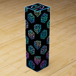 Boite Cadeau Pour Bouteille De Vin Dés RPG | Holo Imaginaire Retro Tabletop PnP Gamer<br><div class="desc">C'est toujours GAME ON alors choisissez votre initiative d'arme et de rouleau... Un nouveau GEEK Joueur CHIC thème mariage/fête parfait pour n'importe quelle table ancienne RPG stylo/crayon et papier (PnP) imaginaire joueur de rôle avec un dé polyédrique 20 côtés Mdn avec un rouleau naturel 20 pour le jeu de rôles...</div>