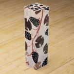 BOITE CADEAU POUR BOUTEILLE DE VIN GRAPES ET VIGNES DE CÉRÉALES ÉGYPTIENNES ANCIENNES<br><div class="desc">Design de dégustation de vin égyptien classique.Vacances de vin beau rouge vert raisins,  vignes.Partie de la collection classique,  élégant de style vintage " Fruits de saison ".Ce design classe est parfait pour les industries viticoles nutritionnistes,  diététistes,  traiteurs,  service de restauration,  préparation ou restaurant,  restauration.</div>