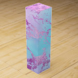 Boite Cadeau Pour Bouteille De Vin Marbre chic | Glam violet violet violet bleu Ombre<br><div class="desc">Marbre d'aquarelle girly dans une audacieuse rose millénaire, bleu turquoise et une riche palette d'ombre violet violet d'inspiration unicorne. Ce dégradé féminin peint à la main ajoute une parfaite couleur pop. De la collection "Modern Watercolor Marbles", ce design présente des tourbillons fluides abstraits créant un motif cool accentué par des...</div>