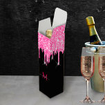 Boite Cadeau Pour Bouteille De Vin Monogramme Hot rose Parties scintillant Drift Blac<br><div class="desc">monogrammed néon rose chaud Parties scintillant de séchage sur solide noir personnalisé boîte cadeau vin mince. Cette boîte de don de parties scintillant à goutte simulée personnalisée vous permet d'ajouter le nom de votre destinataire et l'initiale dernière en un clin d'oeil, en utilisant l'outil de personnalisation intuitif et simple de...</div>