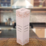 Boite Cadeau Pour Bouteille De Vin parties scintillant rose or blush nom anniversaire<br><div class="desc">Un or rose,  arrière - plan roux décoré de confettis,  brille. Personnalisez et ajoutez un nom,  un âge et une date.</div>